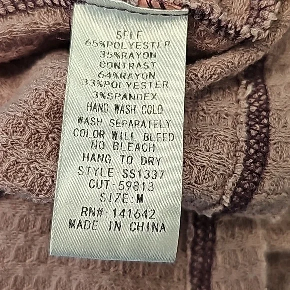 She + Sky Mauve Waffle V Neckline Long-Sleeve Thermal Top - Size Medium - Picture 6 of 6